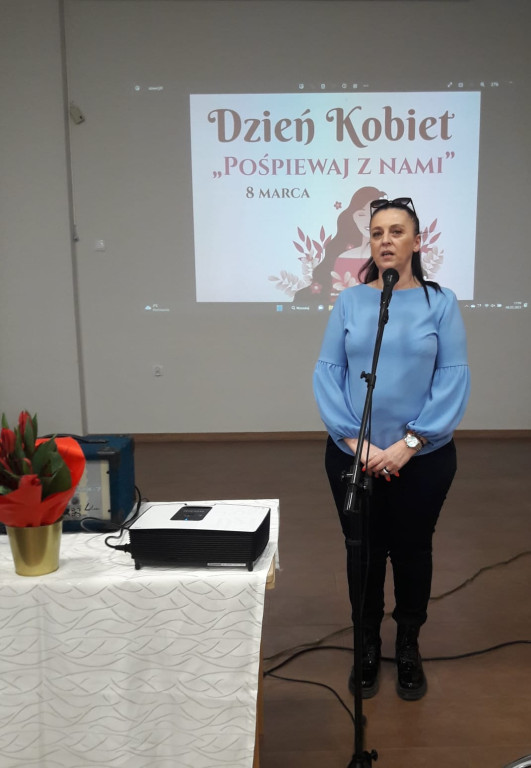 Wspólne śpiewanie na Dzień Kobiet w Kornicy [zdjęcia]