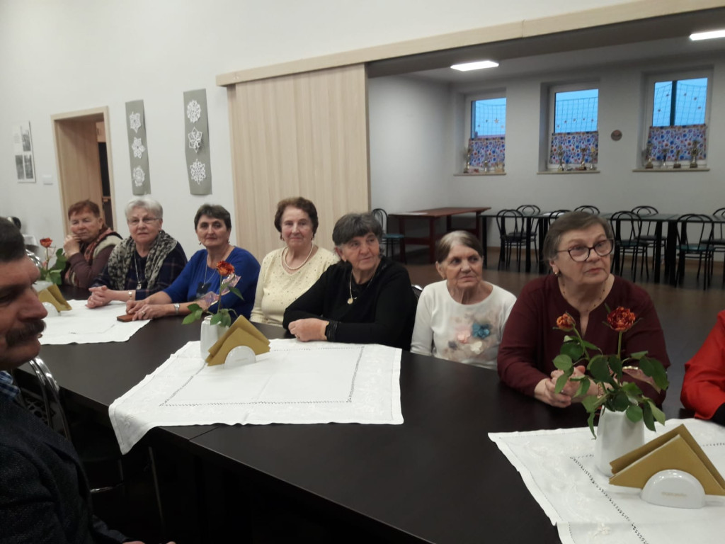 Wspólne śpiewanie na Dzień Kobiet w Kornicy [zdjęcia]