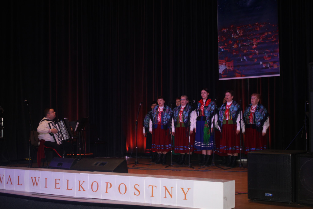 Wielkopostne pieśni wybrzmiały w Stąporkowie [fotorelacja]