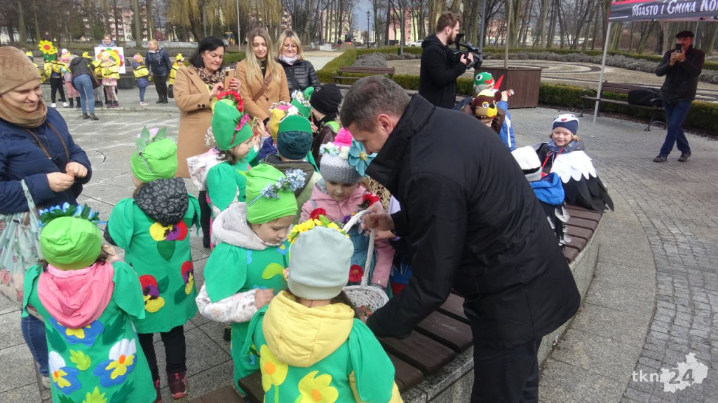 Wiosna, wiosna, ach to Ty! Przedszkolaki z Końskich przegoniły zimę! [wideo, zdjęcia]