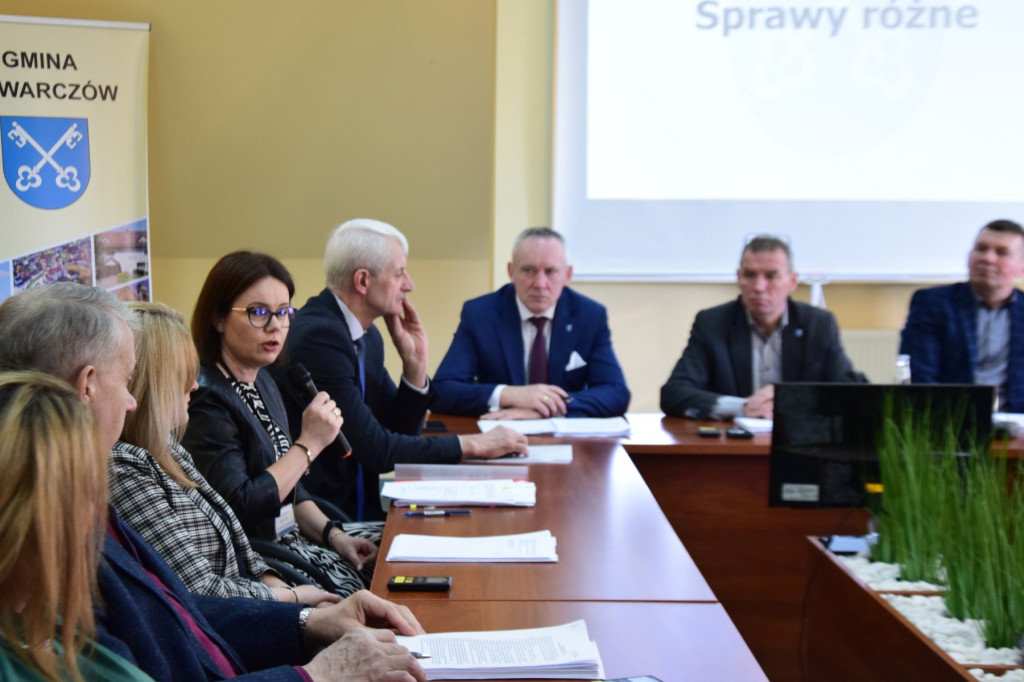 Gowarczów: Radni za prawami miejskimi