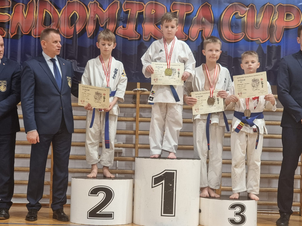 Worek medali koneckich karateków w Sandomierzu [zdjęcia]