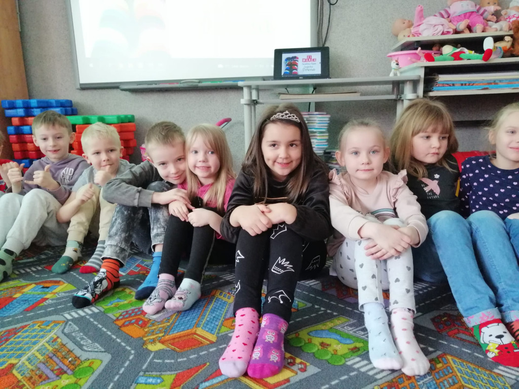 Przedszkolaki ze Stąporkowa solidarnie na Światowy Dzień Zespołu Downa [zdjęcia]