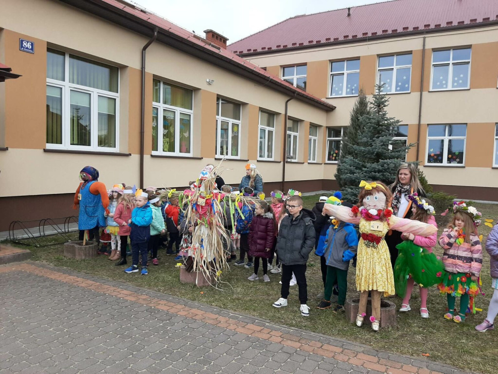 Pokaz mody, koszykówka i talent show na powitanie wiosny w Czermnie [zdjęcia]
