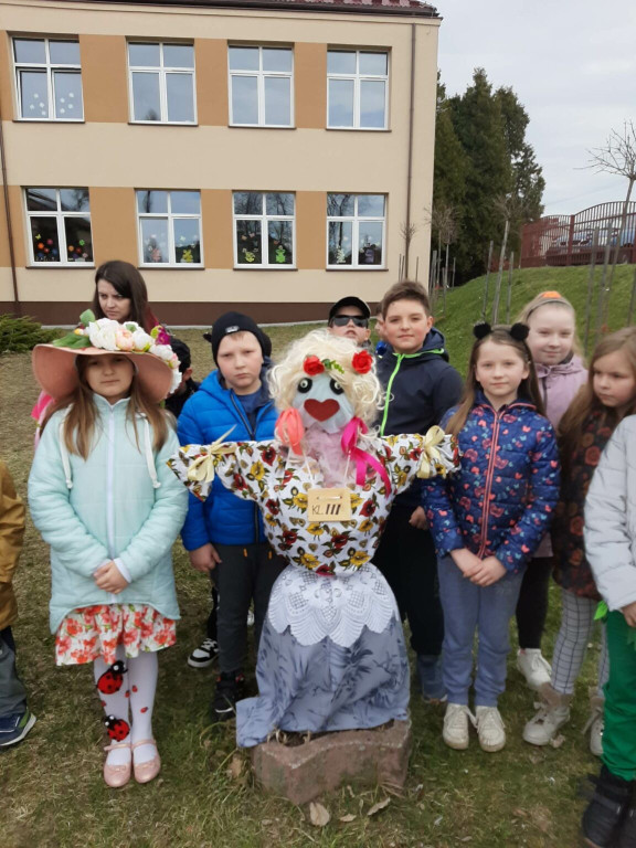 Pokaz mody, koszykówka i talent show na powitanie wiosny w Czermnie [zdjęcia]