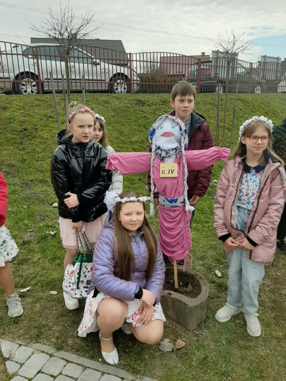 Pokaz mody, koszykówka i talent show na powitanie wiosny w Czermnie [zdjęcia]