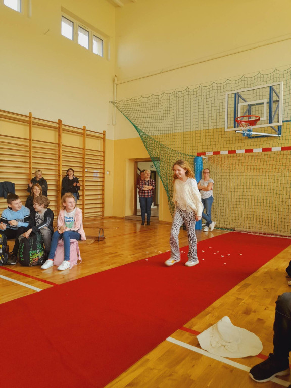 Pokaz mody, koszykówka i talent show na powitanie wiosny w Czermnie [zdjęcia]