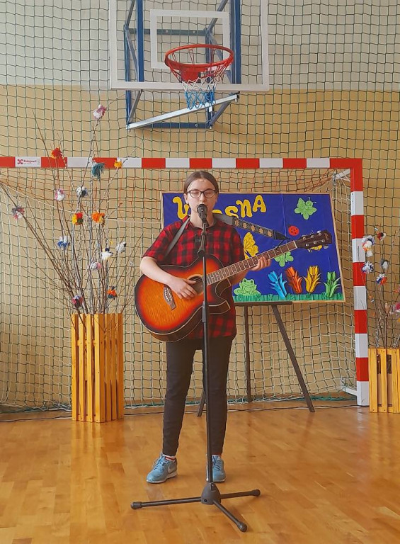 Pokaz mody, koszykówka i talent show na powitanie wiosny w Czermnie [zdjęcia]