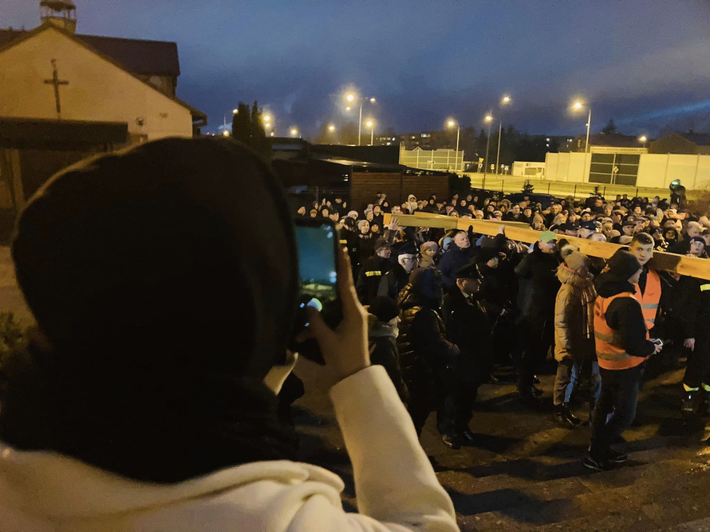 Droga krzyżowa przeszła ulicami Końskich [fotorelacja]