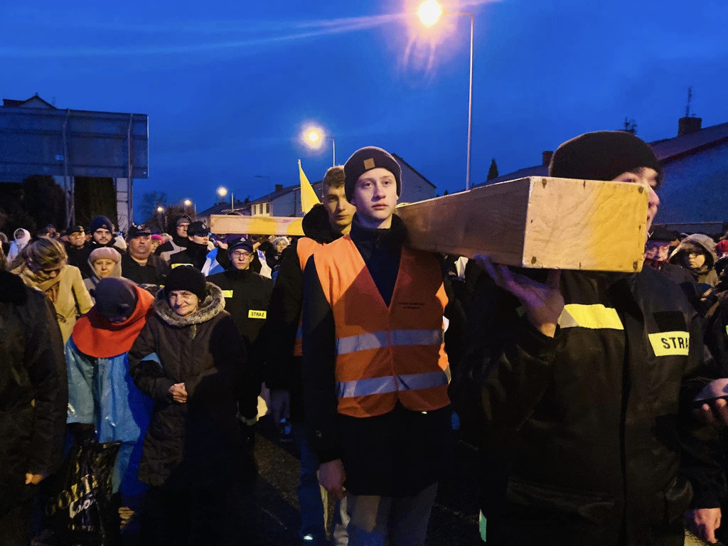 Droga krzyżowa przeszła ulicami Końskich [fotorelacja]
