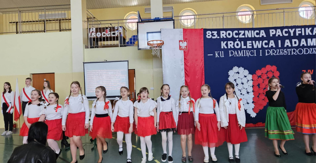 83 rocznica pacyfikacji Królewca i Adamowa. Uczniowie uczcili pamięć pomordowanych