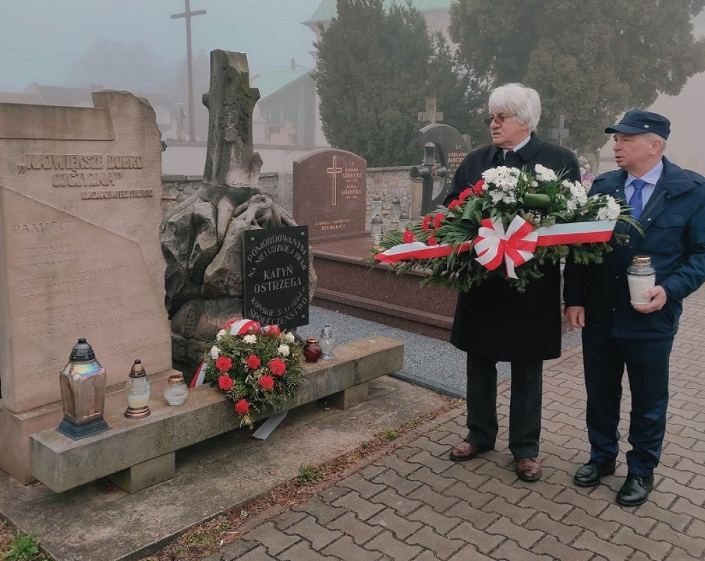 W rocznicę katastrofy smoleńskiej i z pamięcią o ofiarach Katynia [zdjęcia]