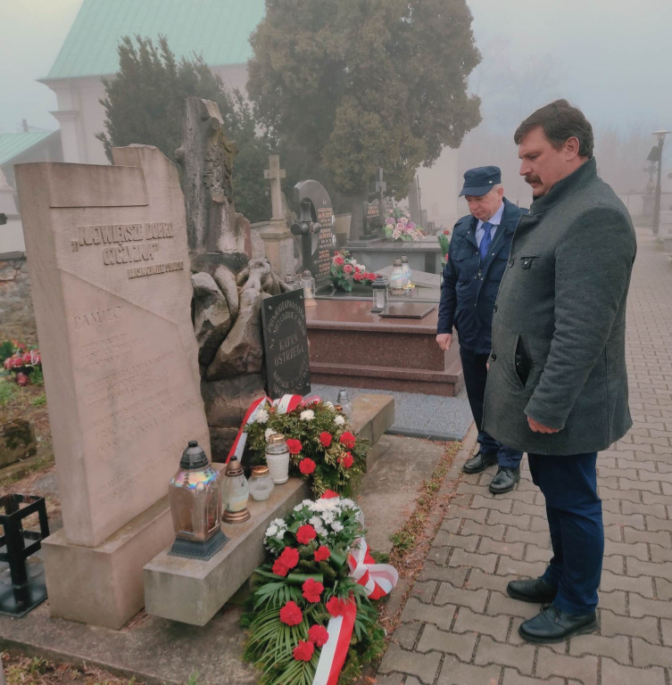 W rocznicę katastrofy smoleńskiej i z pamięcią o ofiarach Katynia [zdjęcia]