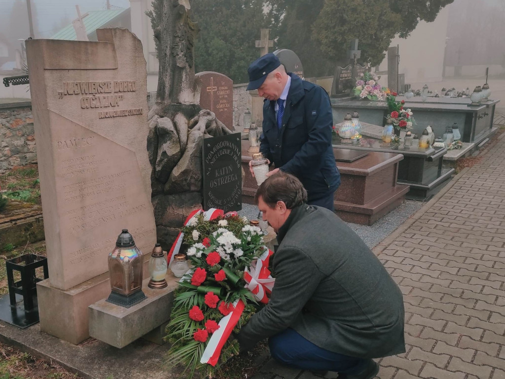 W rocznicę katastrofy smoleńskiej i z pamięcią o ofiarach Katynia [zdjęcia]