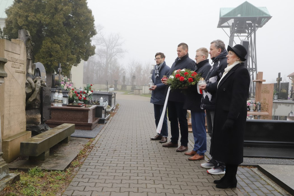 W rocznicę katastrofy smoleńskiej i z pamięcią o ofiarach Katynia [zdjęcia]