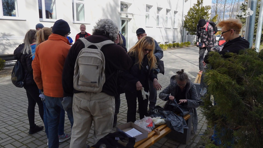 Krajoznawcy i regionaliści sprzątali koneckie szlaki! [wideo, zdjęcia]