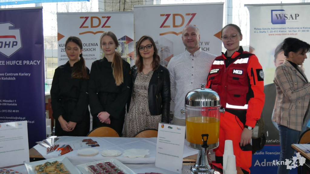 Setki ofert na Powiatowych Targach Pracy 2023 [wideo, zdjęcia]