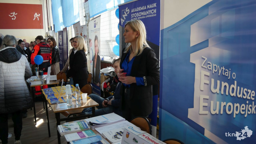 Setki ofert na Powiatowych Targach Pracy 2023 [wideo, zdjęcia]