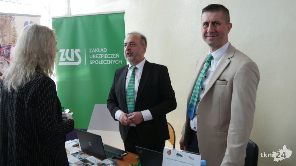 Setki ofert na Powiatowych Targach Pracy 2023 [wideo, zdjęcia]