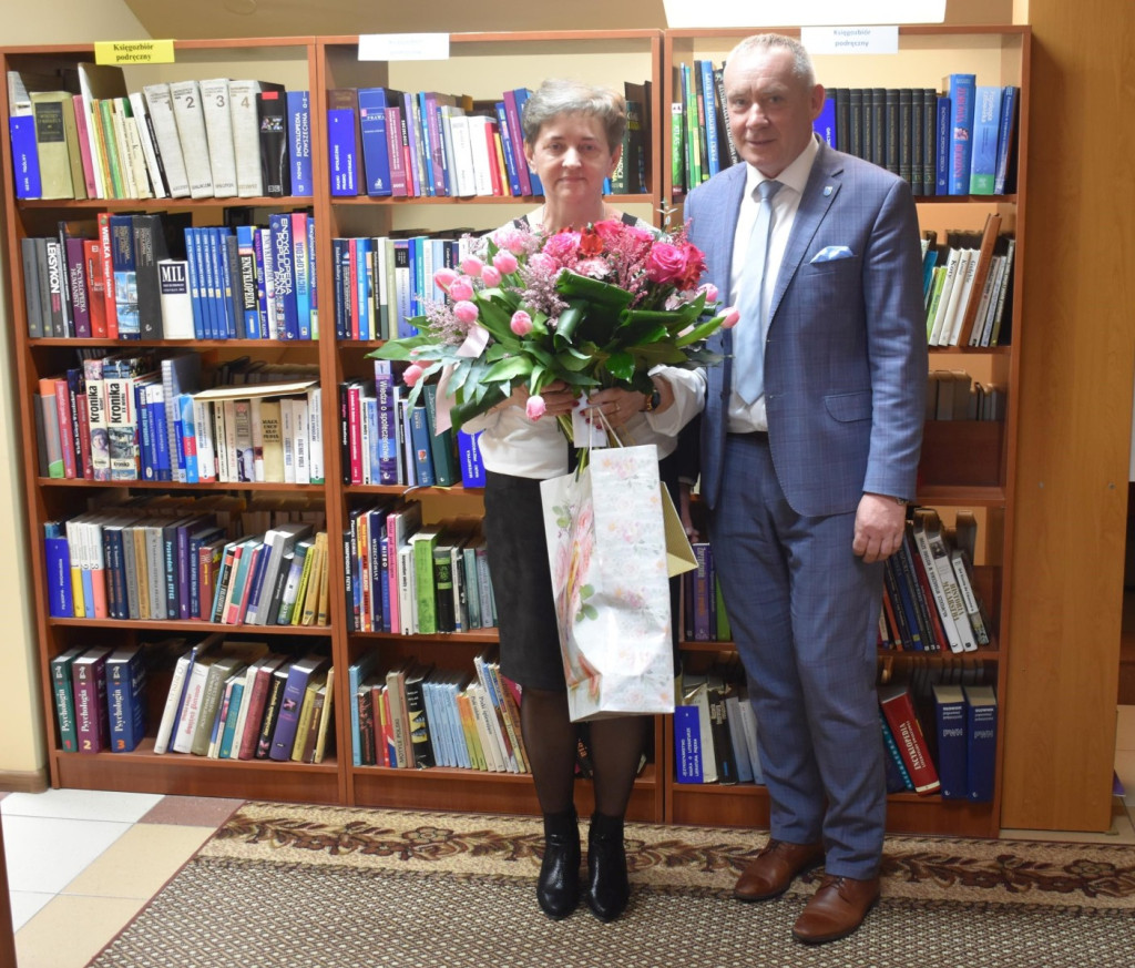Pożegnali zasłużoną bibliotekarkę [zdjęcia]