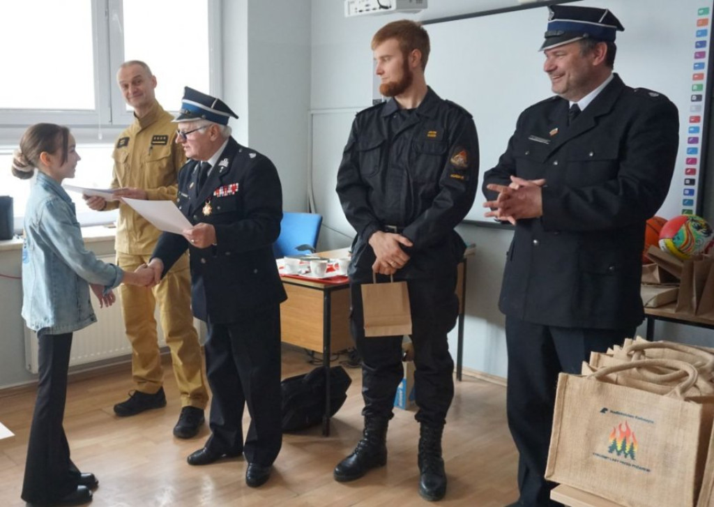 Poznaliśmy laureatów gminnych eliminacji turnieju wiedzy pożarniczej w Radoszycach [zdjęcia]