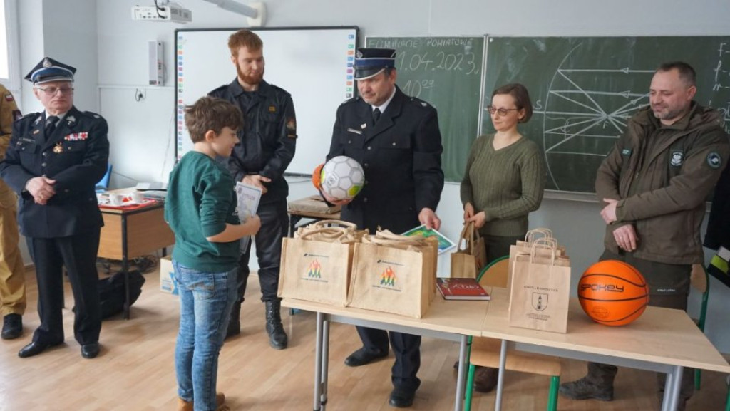 Poznaliśmy laureatów gminnych eliminacji turnieju wiedzy pożarniczej w Radoszycach [zdjęcia]