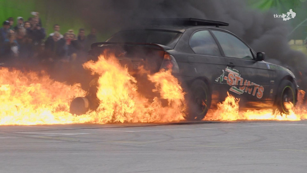 Kaskaderzy i motoryzacyjne show w Końskich. Zobaczcie WIDEO i zdjęcia