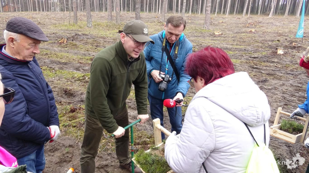 Zasadzili las Jana Pawła II tuż za Końskimi [wideo, zdjęcia]