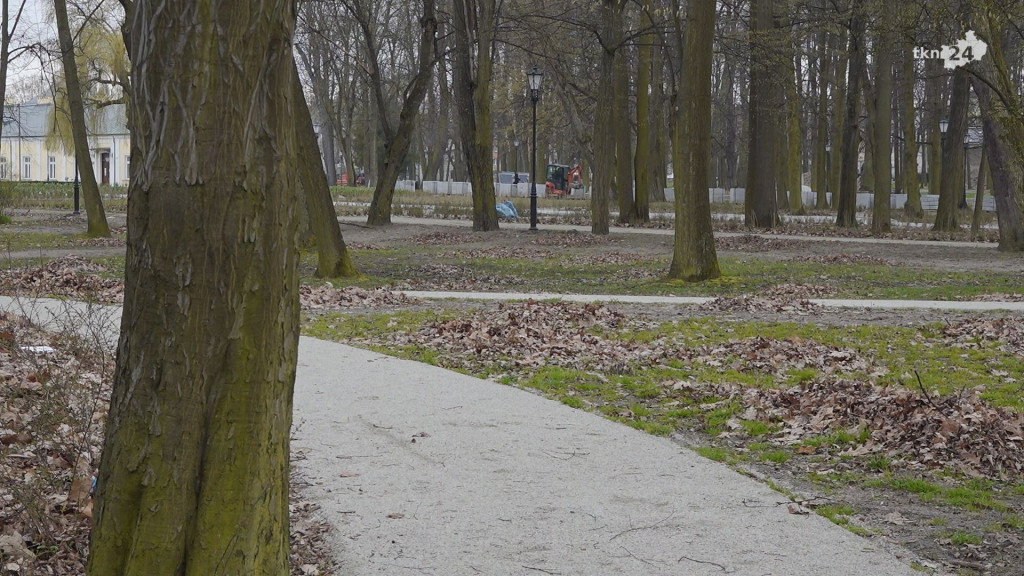 Konecki Park na ostatniej prostej modernizacji. Zobaczcie jak się zmienia [wideo, zdjęcia]
