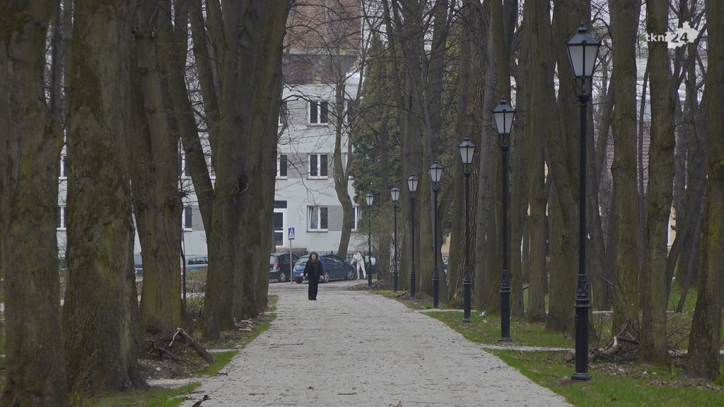 Konecki Park na ostatniej prostej modernizacji. Zobaczcie jak się zmienia [wideo, zdjęcia]