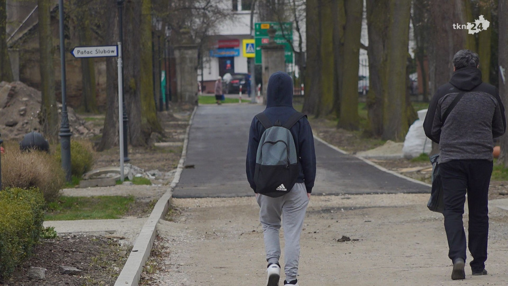 Konecki Park na ostatniej prostej modernizacji. Zobaczcie jak się zmienia [wideo, zdjęcia]