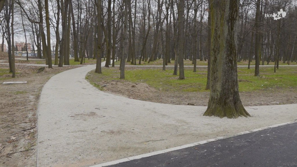 Konecki Park na ostatniej prostej modernizacji. Zobaczcie jak się zmienia [wideo, zdjęcia]