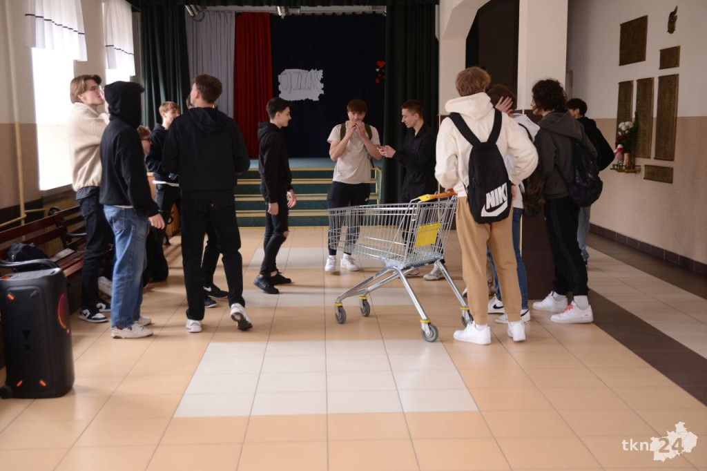 I LO w Końskich. Szkoła z sukcesami i tradycjami. Poznajcie jej ofertę na nowy rok szkolny [zdjęcia]