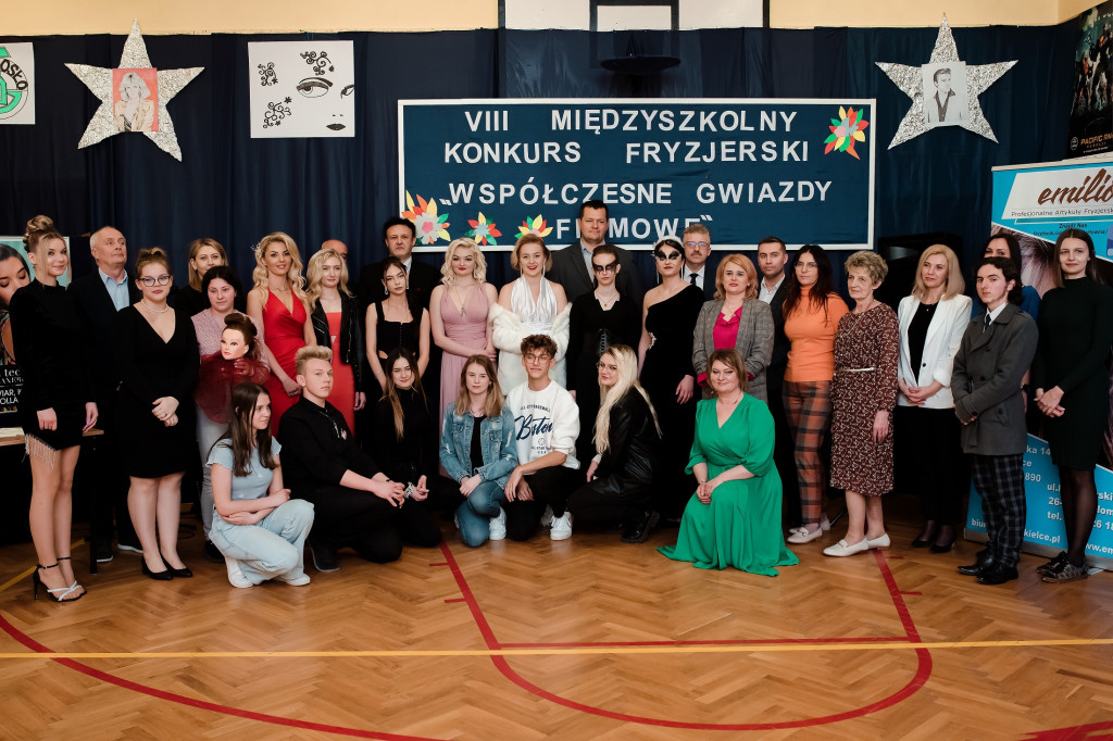 Odtwarzali fryzury gwiazd! Tradycyjny konkurs w ZSP 2 Końskie [wideo, zdjęcia]