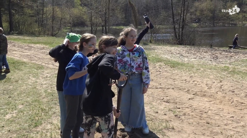 Sprzątanie i piknik na Dzień Ziemi w Starej Kuźnicy [wideo, zdjęcia]