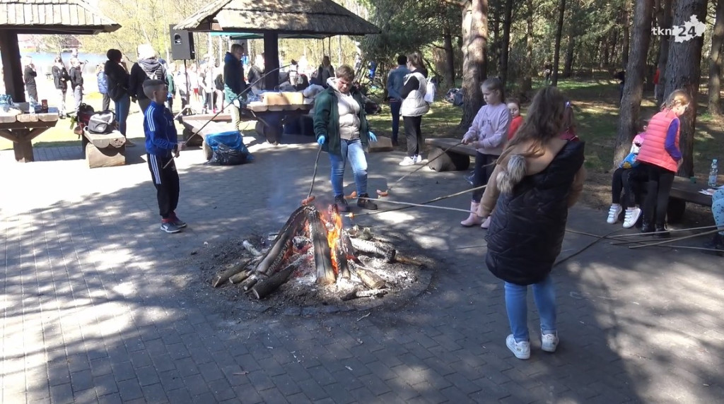 Sprzątanie i piknik na Dzień Ziemi w Starej Kuźnicy [wideo, zdjęcia]