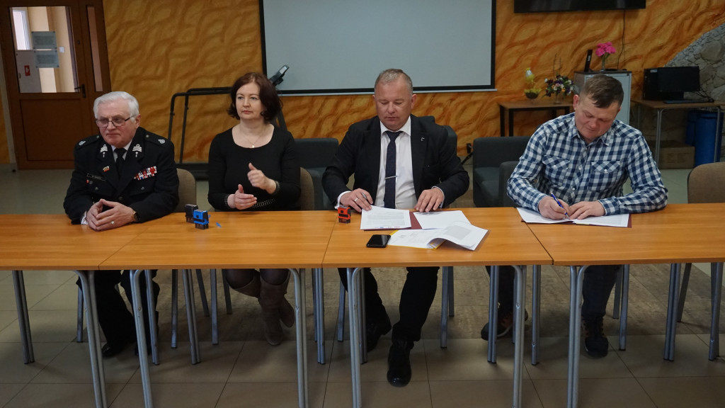 Nowa fontanna i przebudowy remiz. Inwestycyjne szaleństwo w Radoszycach [wideo, zdjęcia]