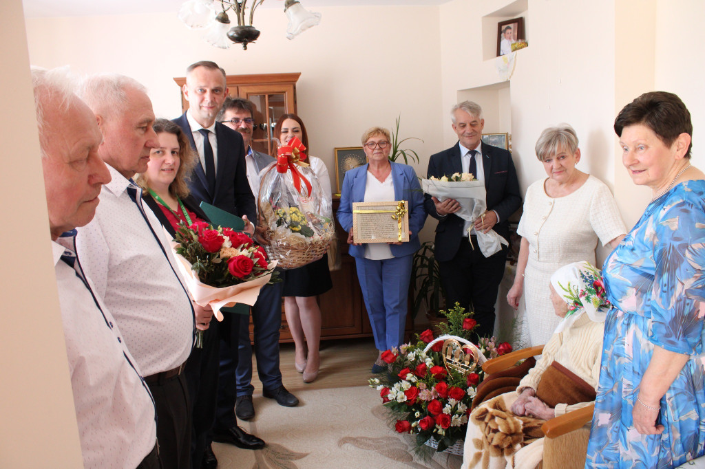 Pani Anna z Królewca Poprzecznego świętowała setne urodziny [zdjęcia]