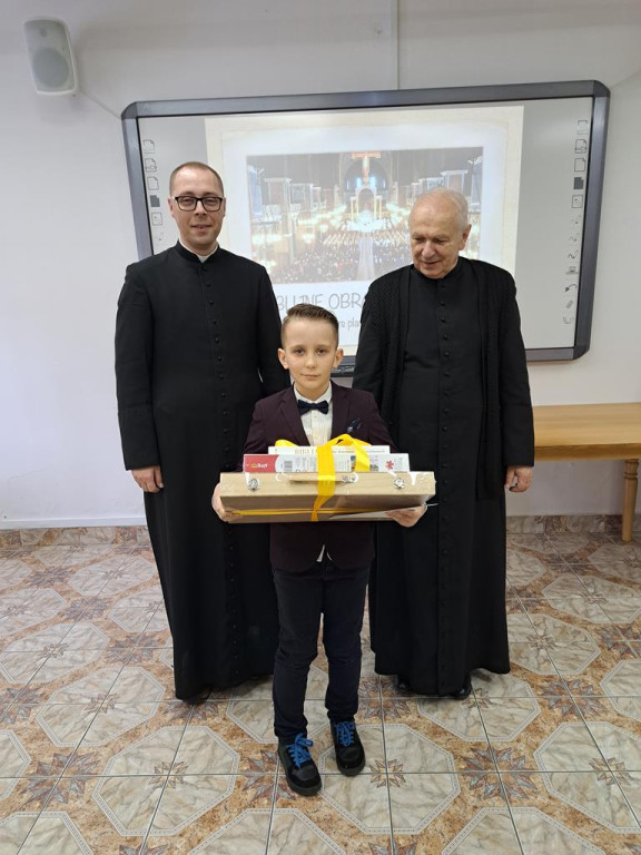 Fabian Jankowski z I miejscem w konkursie `Biblijne obrazy Kościoła` [zdjęcia]