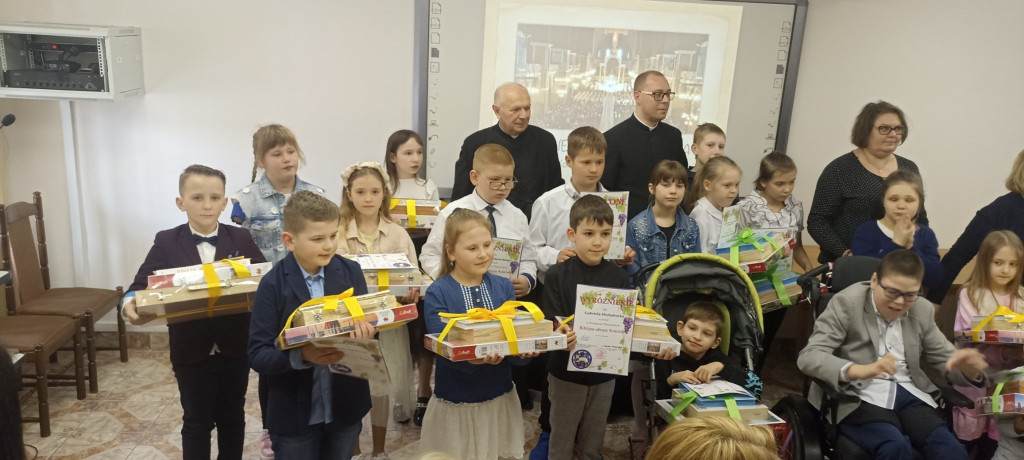 Fabian Jankowski z I miejscem w konkursie `Biblijne obrazy Kościoła` [zdjęcia]