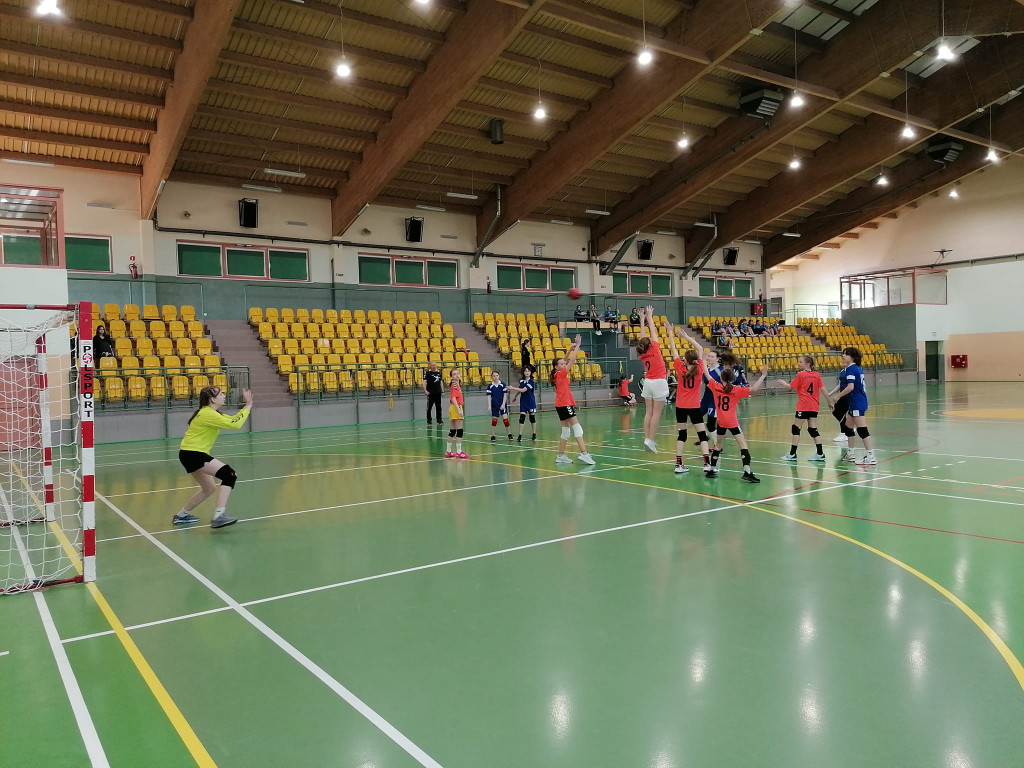 Zostań piłkarką ręczną! Trwa nabór do Olimpii. W weekend rozegrano wiosenny turniej [zdjęcia]