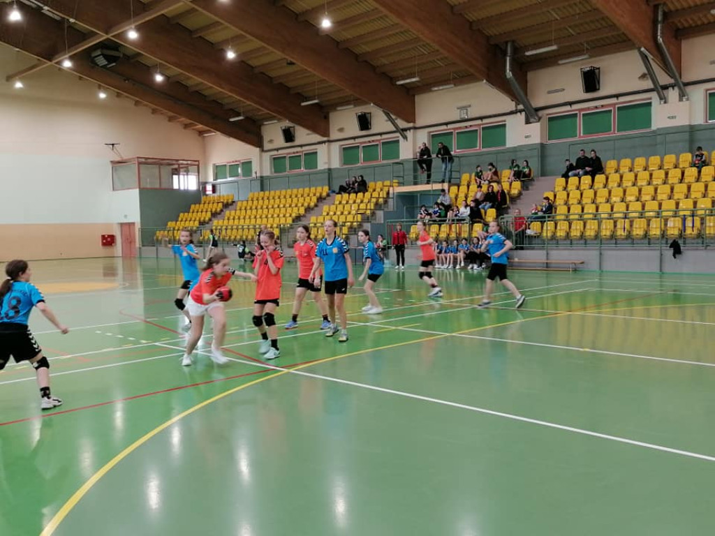 Zostań piłkarką ręczną! Trwa nabór do Olimpii. W weekend rozegrano wiosenny turniej [zdjęcia]