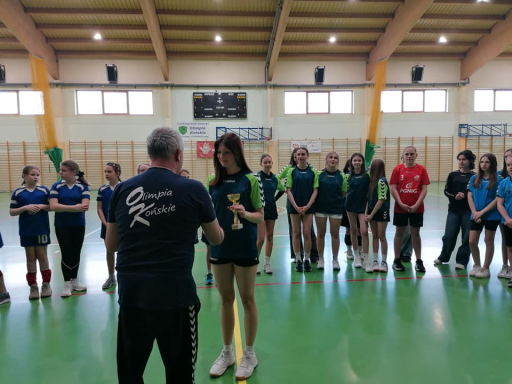 Zostań piłkarką ręczną! Trwa nabór do Olimpii. W weekend rozegrano wiosenny turniej [zdjęcia]