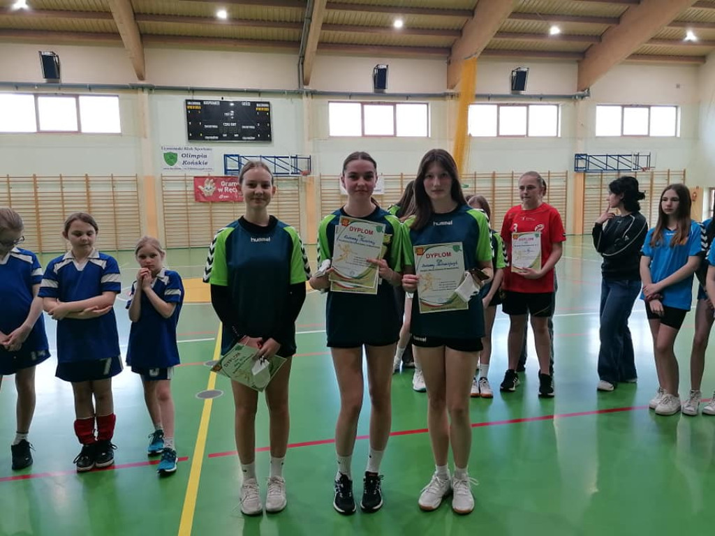 Zostań piłkarką ręczną! Trwa nabór do Olimpii. W weekend rozegrano wiosenny turniej [zdjęcia]