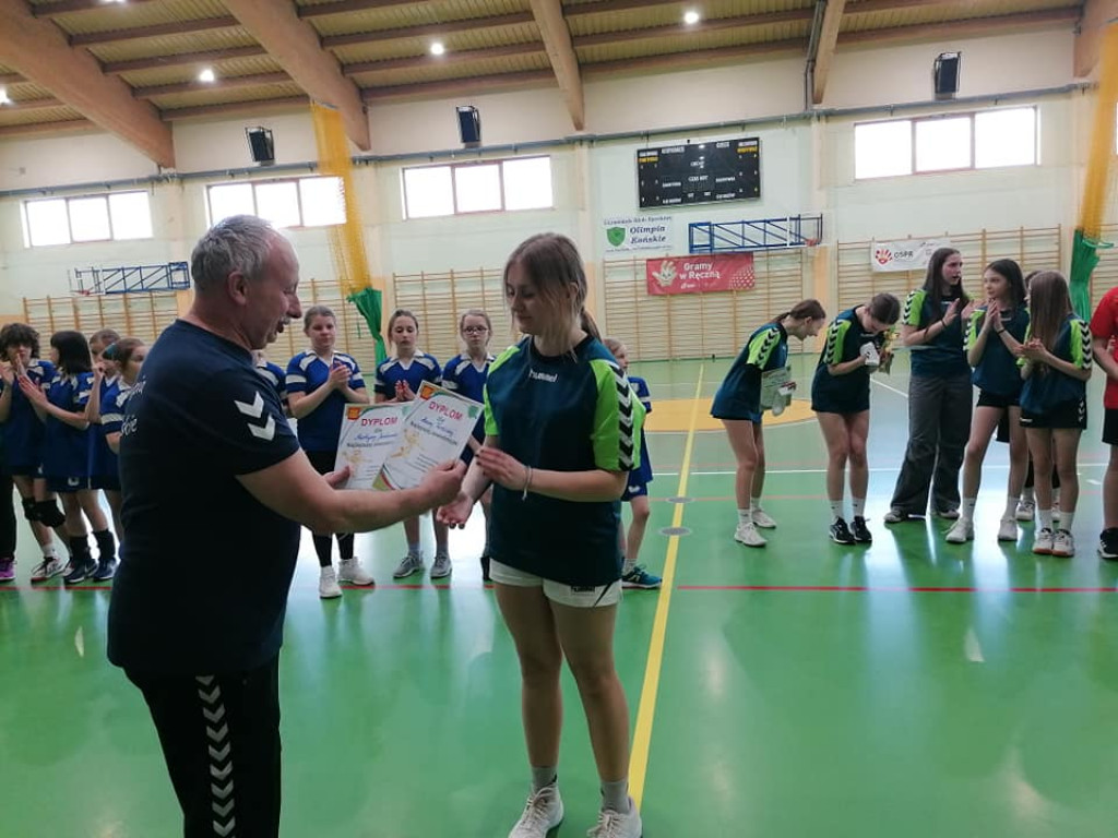 Zostań piłkarką ręczną! Trwa nabór do Olimpii. W weekend rozegrano wiosenny turniej [zdjęcia]