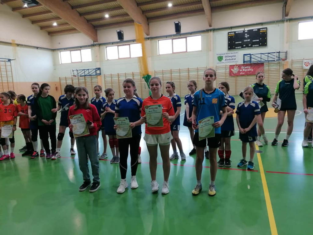 Zostań piłkarką ręczną! Trwa nabór do Olimpii. W weekend rozegrano wiosenny turniej [zdjęcia]