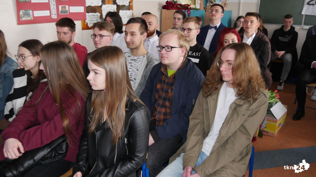 Szkoły pożegnały tegorocznych maturzystów [Fotorelacja, wideo]