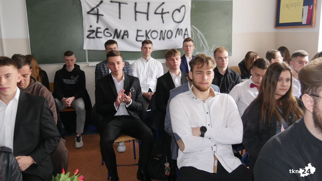 Szkoły pożegnały tegorocznych maturzystów [Fotorelacja, wideo]