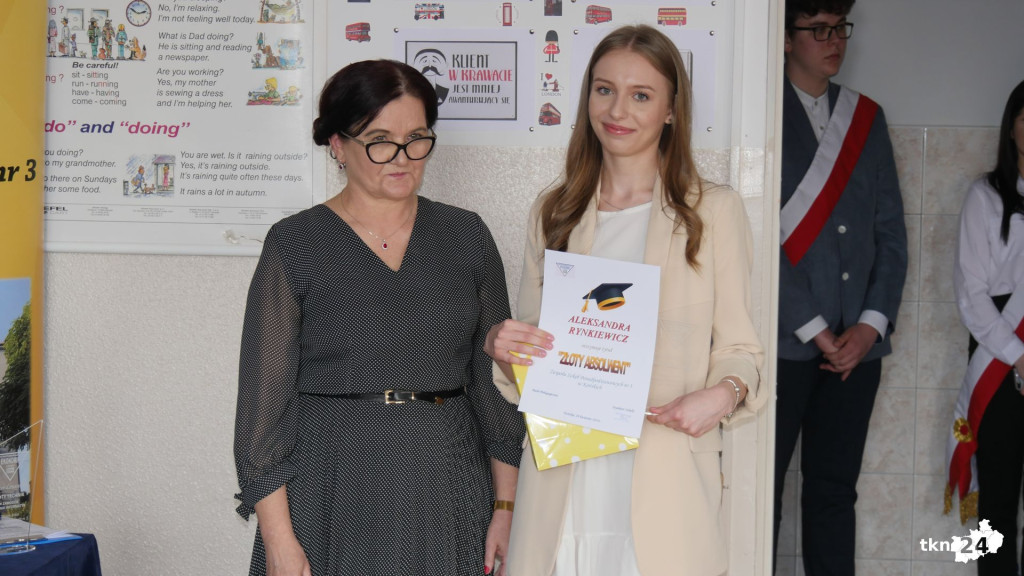 Szkoły pożegnały tegorocznych maturzystów [Fotorelacja, wideo]