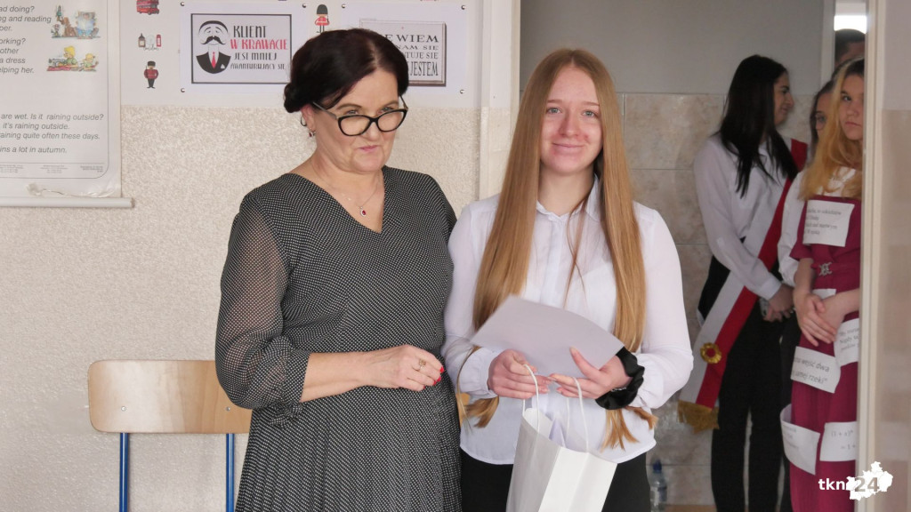 Szkoły pożegnały tegorocznych maturzystów [Fotorelacja, wideo]